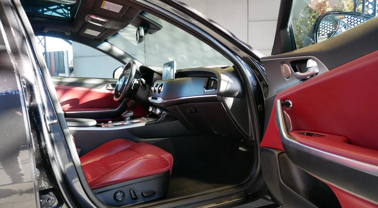 Kia Stinger cena 129900 przebieg: 95000, rok produkcji 2018 z Rawicz małe 529